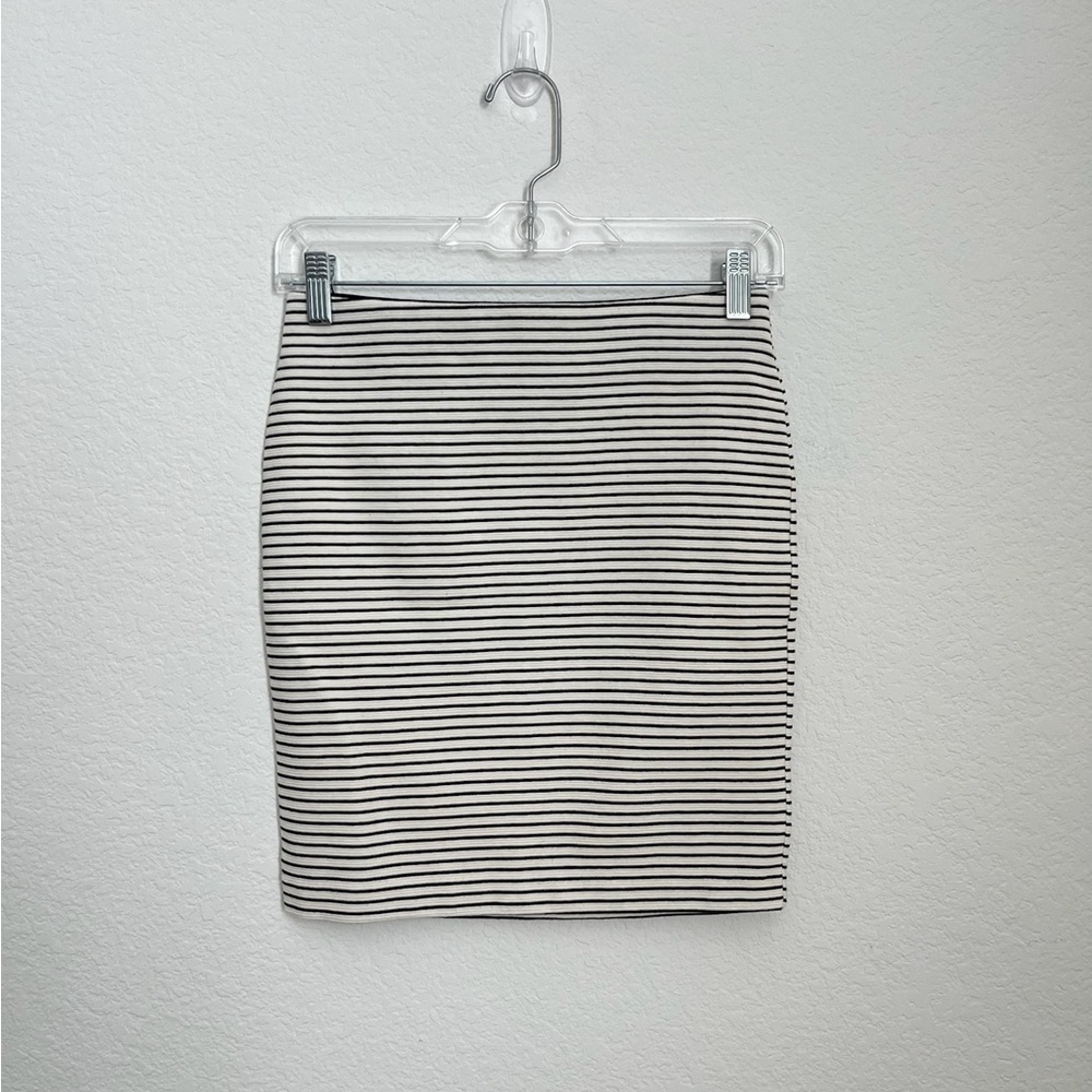 LOFT cream & black striped pencil skirt XXSP